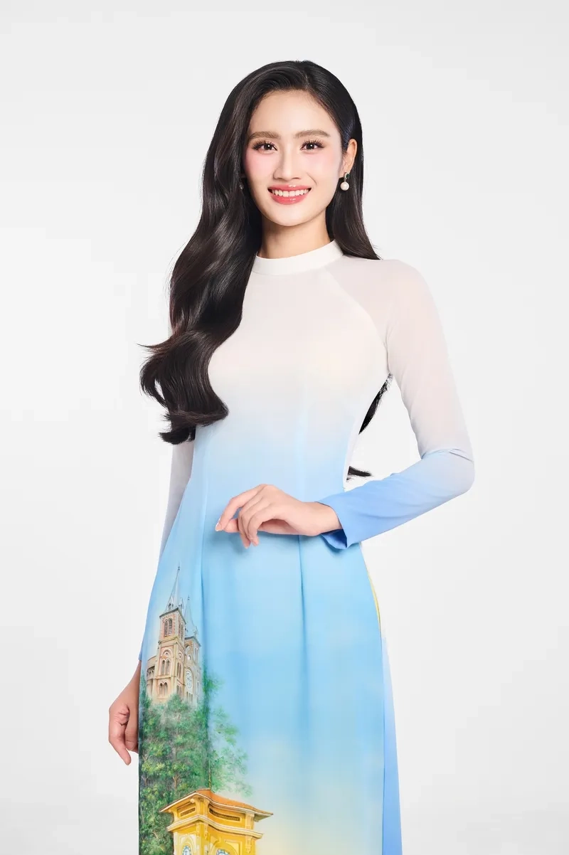 Ảnh cuộc thi Hoa hậu Ý Nhi đầy kịch tính