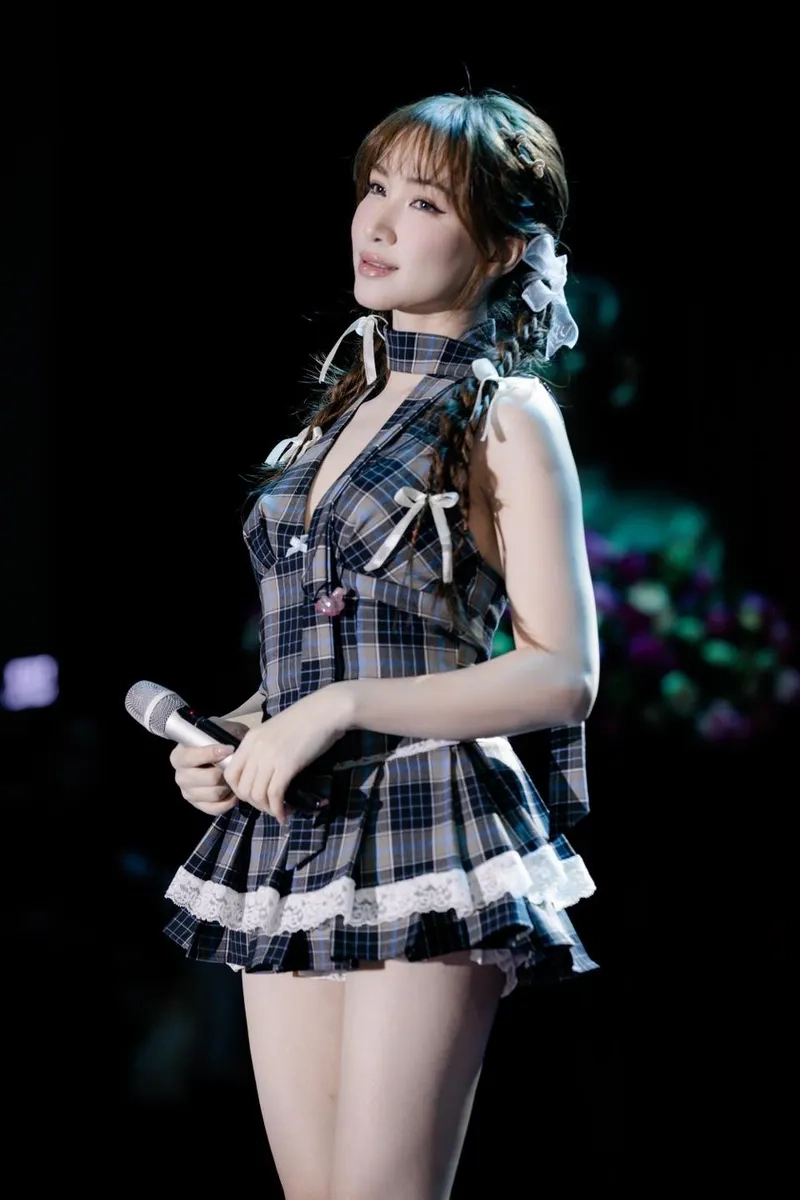 Ảnh đẹp tiết lộ Hòa Minzy quê ở đâu khiến fan bất ngờ