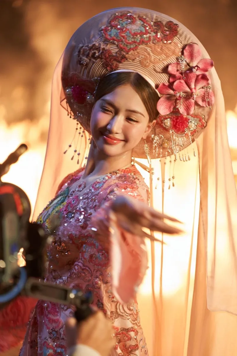 Ảnh mới bật mí Hòa Minzy bao nhiêu tuổi hiện tại