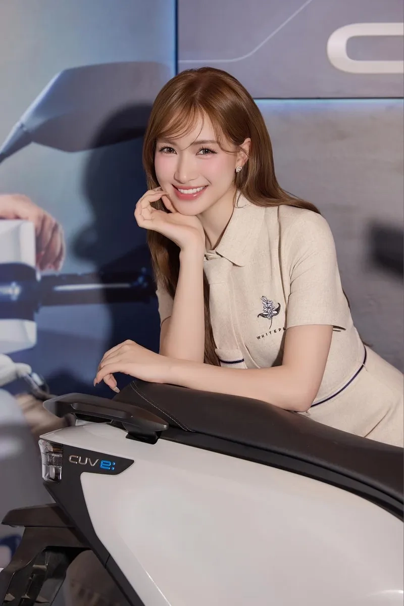 Khám phá các bài hát trong Hòa Minzy qua ảnh