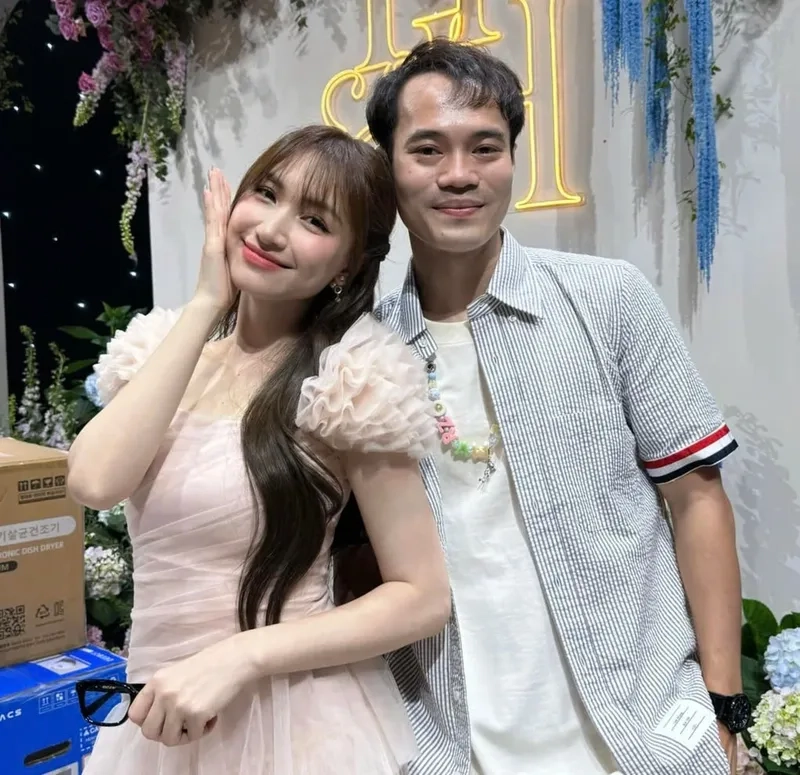 Ảnh cưới đẹp lung linh của Văn Toàn cưới Hòa Minzy