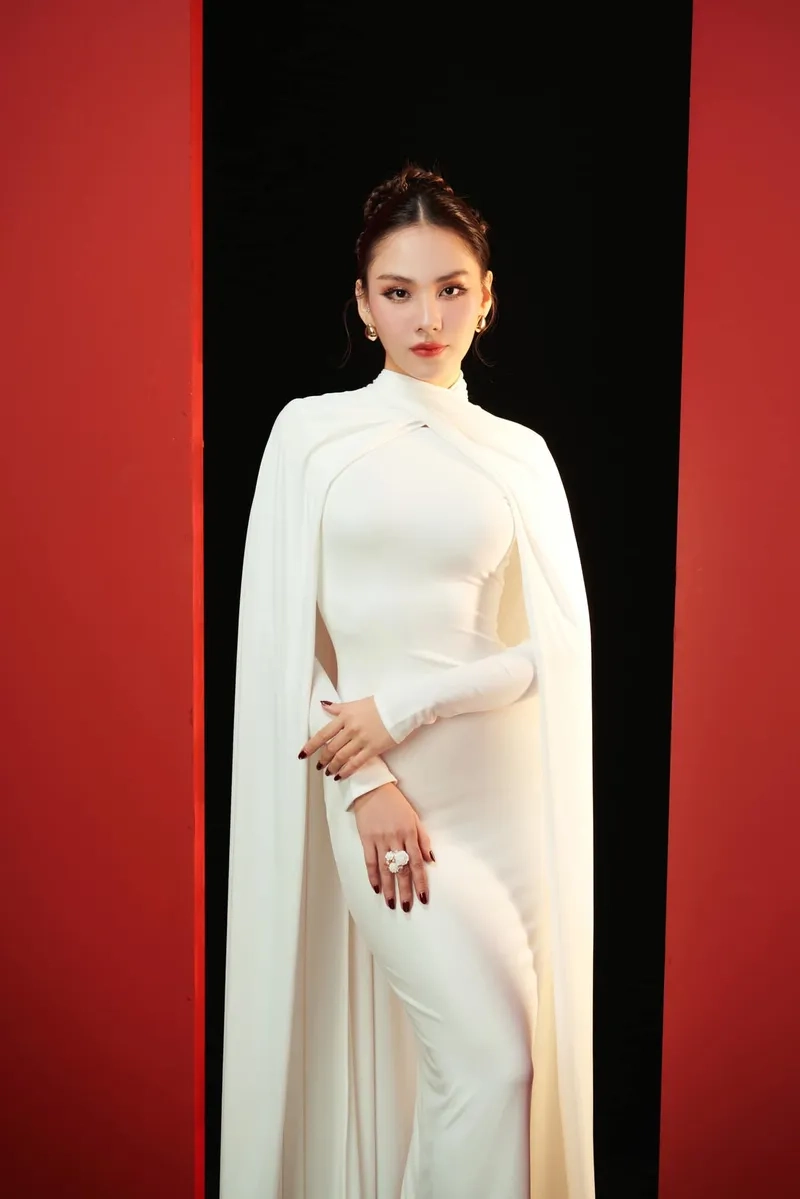 Ảnh khoe Huỳnh Nguyễn Mai Phương số đo hoàn hảo