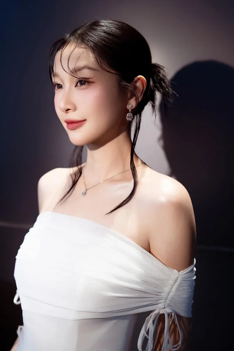 Jun Vũ phim mới nhất được hé lộ qua hình ảnh độc quyền