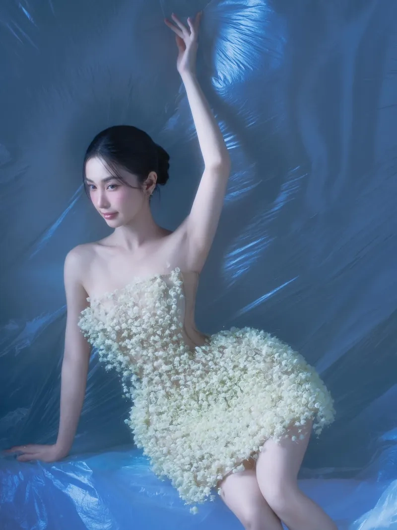 Jun Vũ sao nhập ngũ mạnh mẽ qua bộ ảnh siêu chất