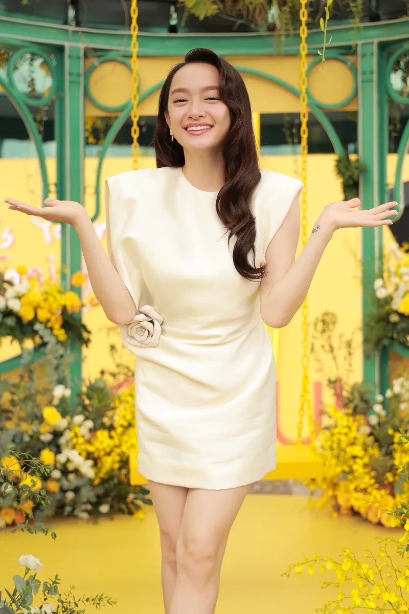 Xem Kaity Nguyễn tiểu sử qua ảnh phong cách độc đáo