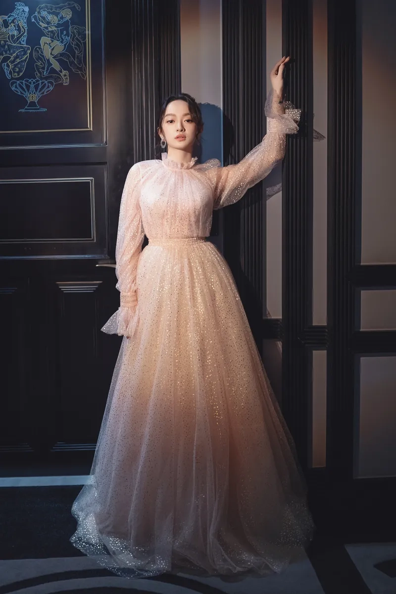 Xem em chưa 18 Kaity Nguyễn qua ảnh bom tấn năm xưa