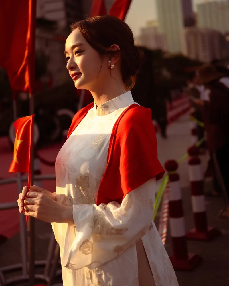 Xem Kaity Nguyễn makeup qua ảnh đẹp lung linh