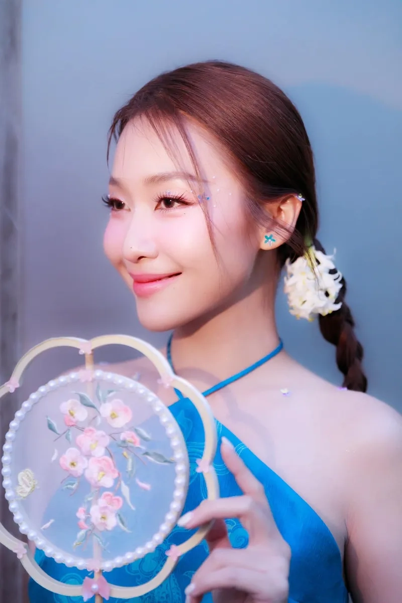 Tò mò Khả Ngân cao bao nhiêu qua loạt ảnh ấn tượng