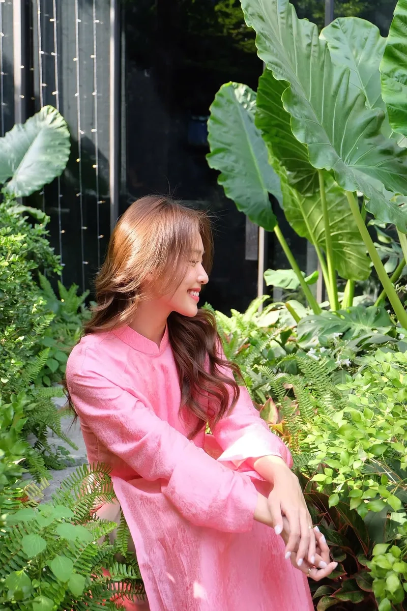 Theo dõi Khả Ngân facebook để xem ảnh đẹp mỗi ngày