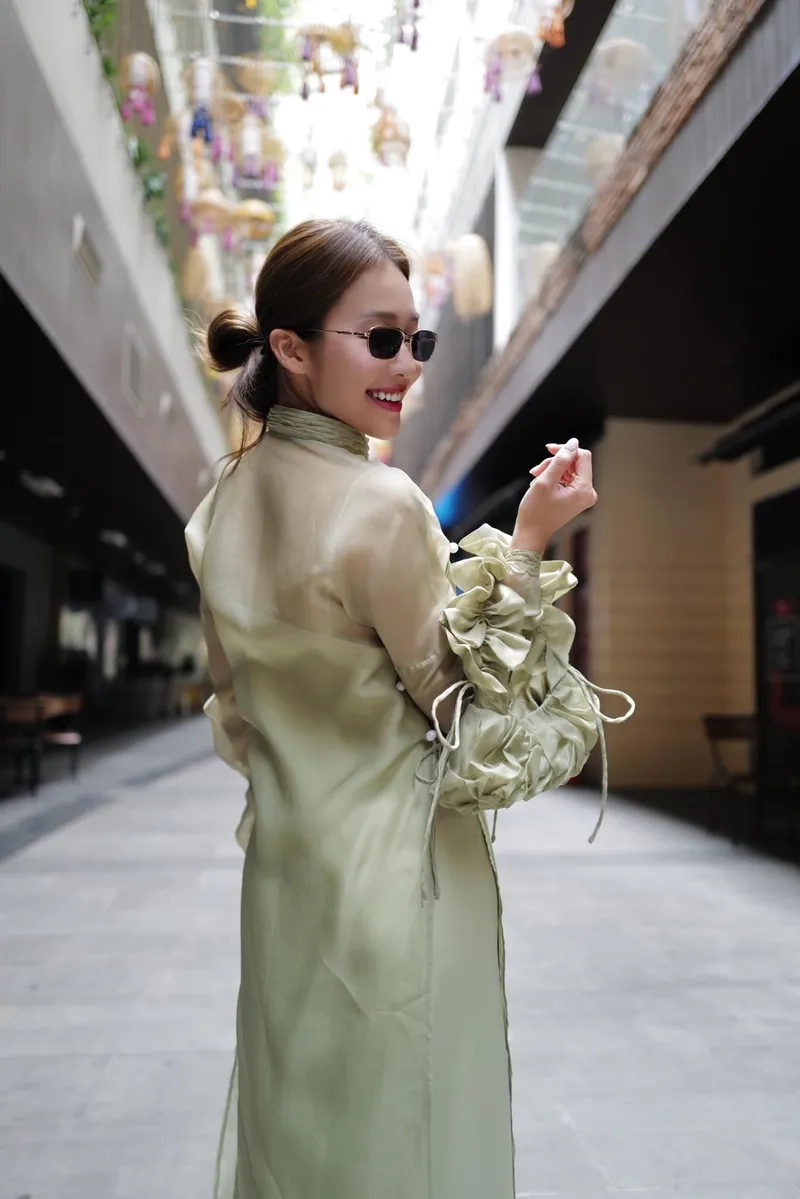 Chiều cao của Khả Ngân nổi bật trong những shoot hình đẹp