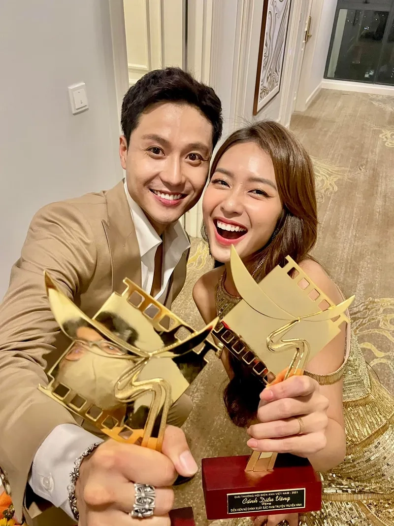 Khả Ngân và Thanh Sơn đẹp đôi trong ảnh sự kiện mới