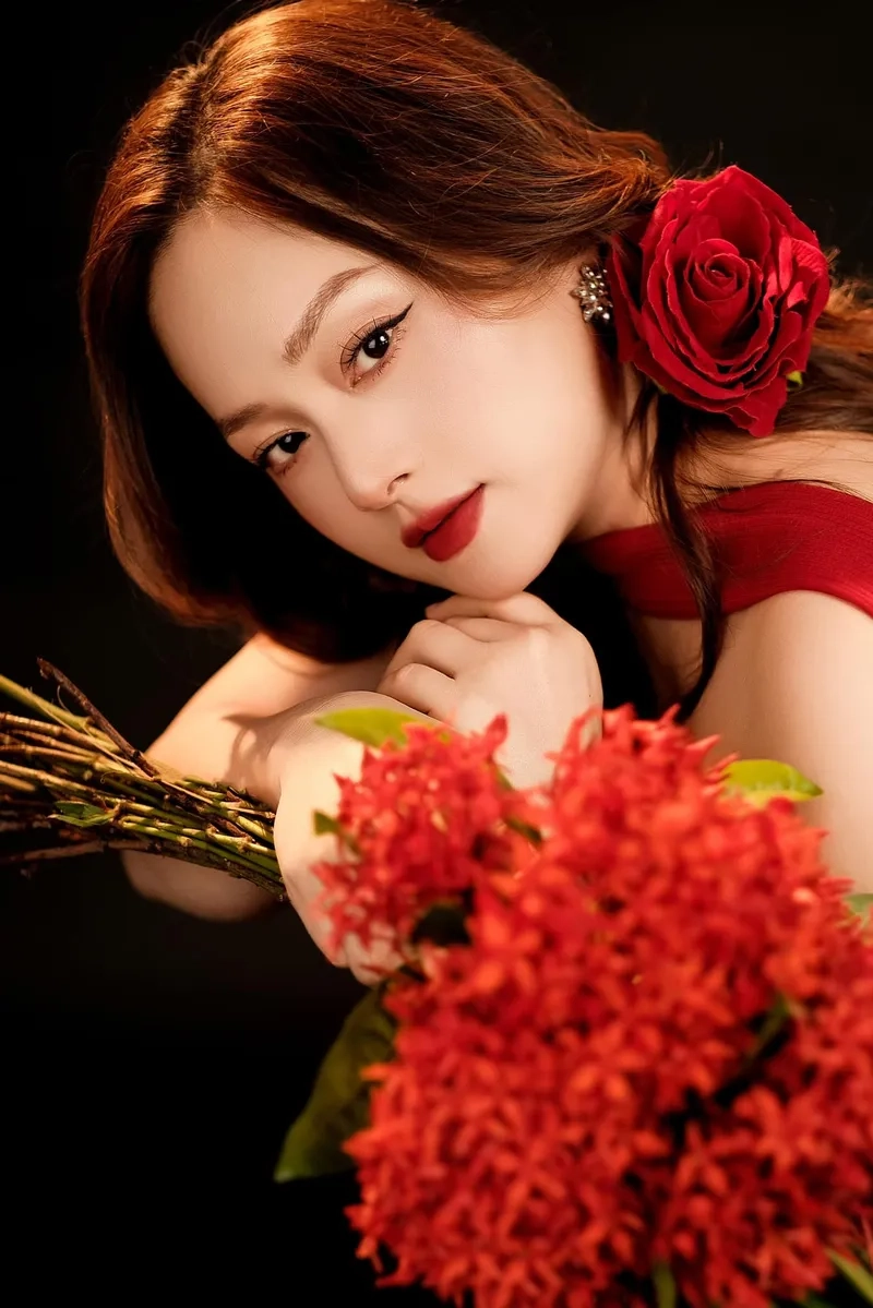 Tìm hiểu diễn viên Lan Phương bao nhiêu tuổi qua ảnh trẻ trung