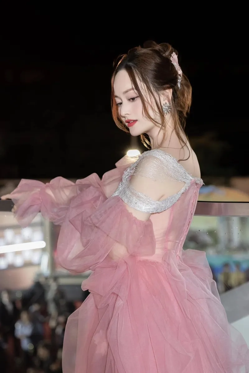 Tìm hiểu Lan Phương đóng phim gì qua ảnh ấn tượng