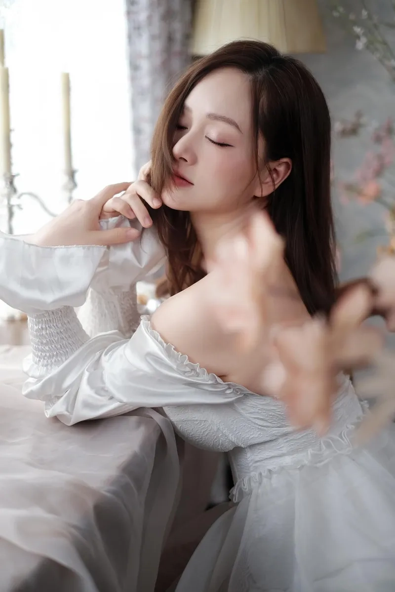 Ngắm Lan Phương Nguyễn trong ảnh phong cách độc đáo