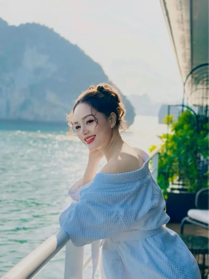 Xem Lan Phương Bước Nhảy Hoàn Vũ qua ảnh năng động