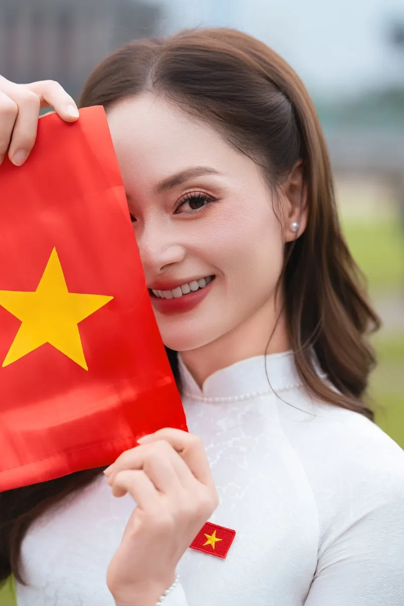 Ảnh đẹp hé lộ diễn viên Lan Phương bao nhiêu tuổi