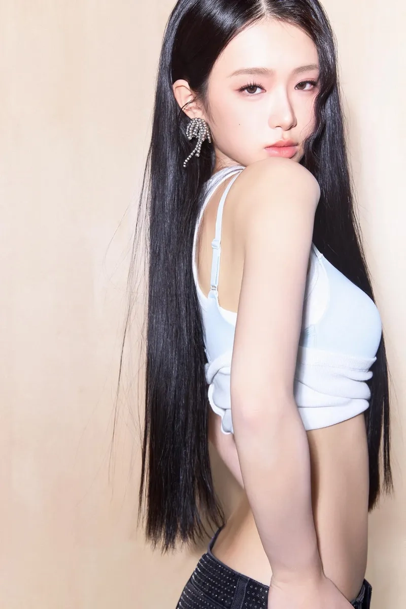 Nghe ngay Linh Ka MV với màn trình diễn đầy ấn tượng