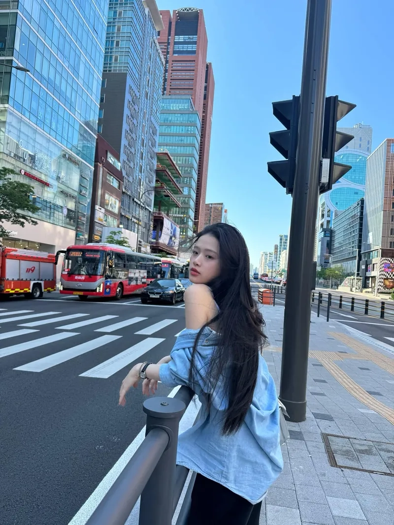 Ngắm Linh Ka hiện tại với phong cách thời trang cuốn hút