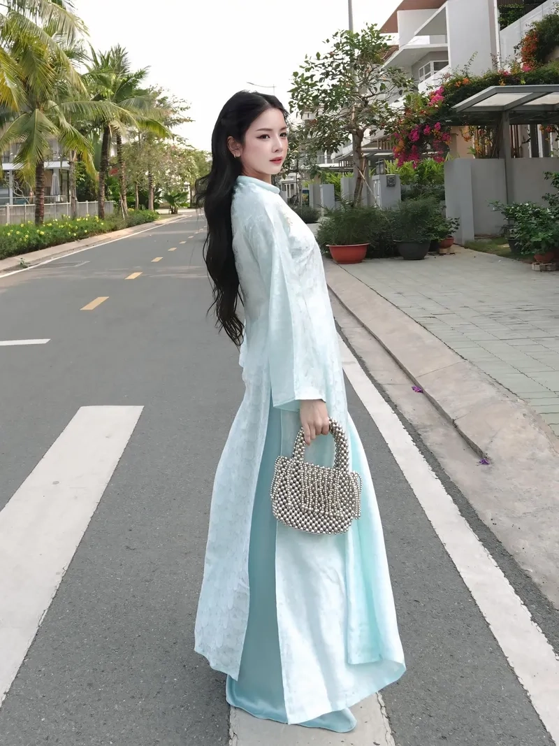 Chiêm ngưỡng DJ Mie mặc áo dài duyên dáng và quyến rũ