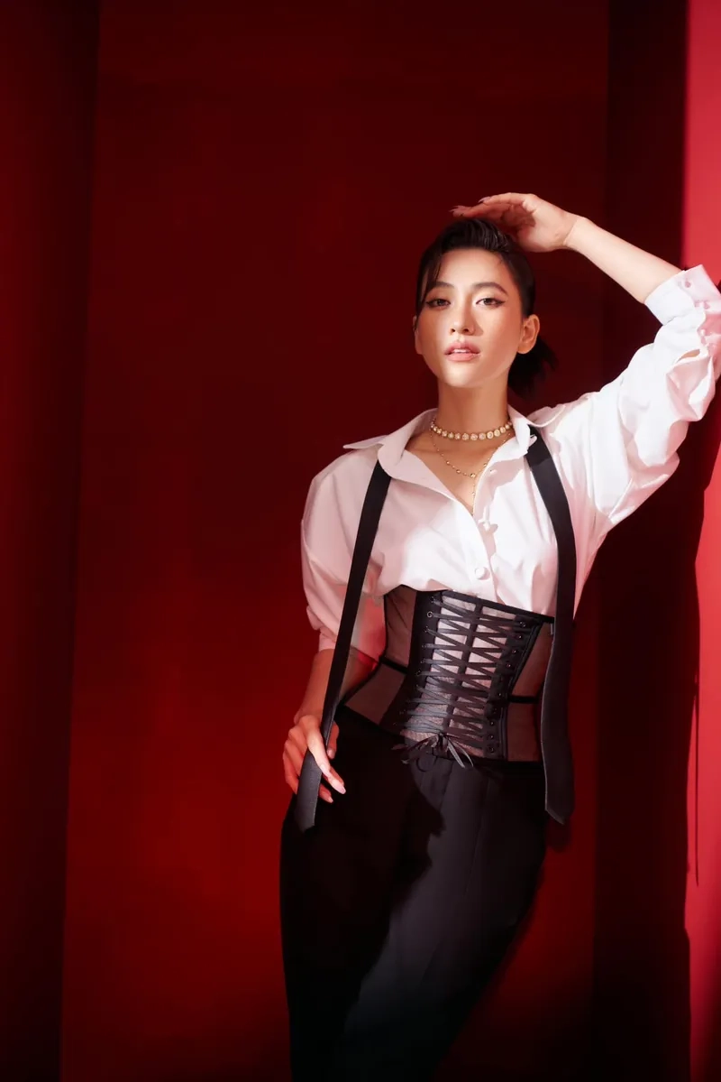 Tìm hiểu Phương Anh Đào tuổi 32 và sự nghiệp thăng hoa