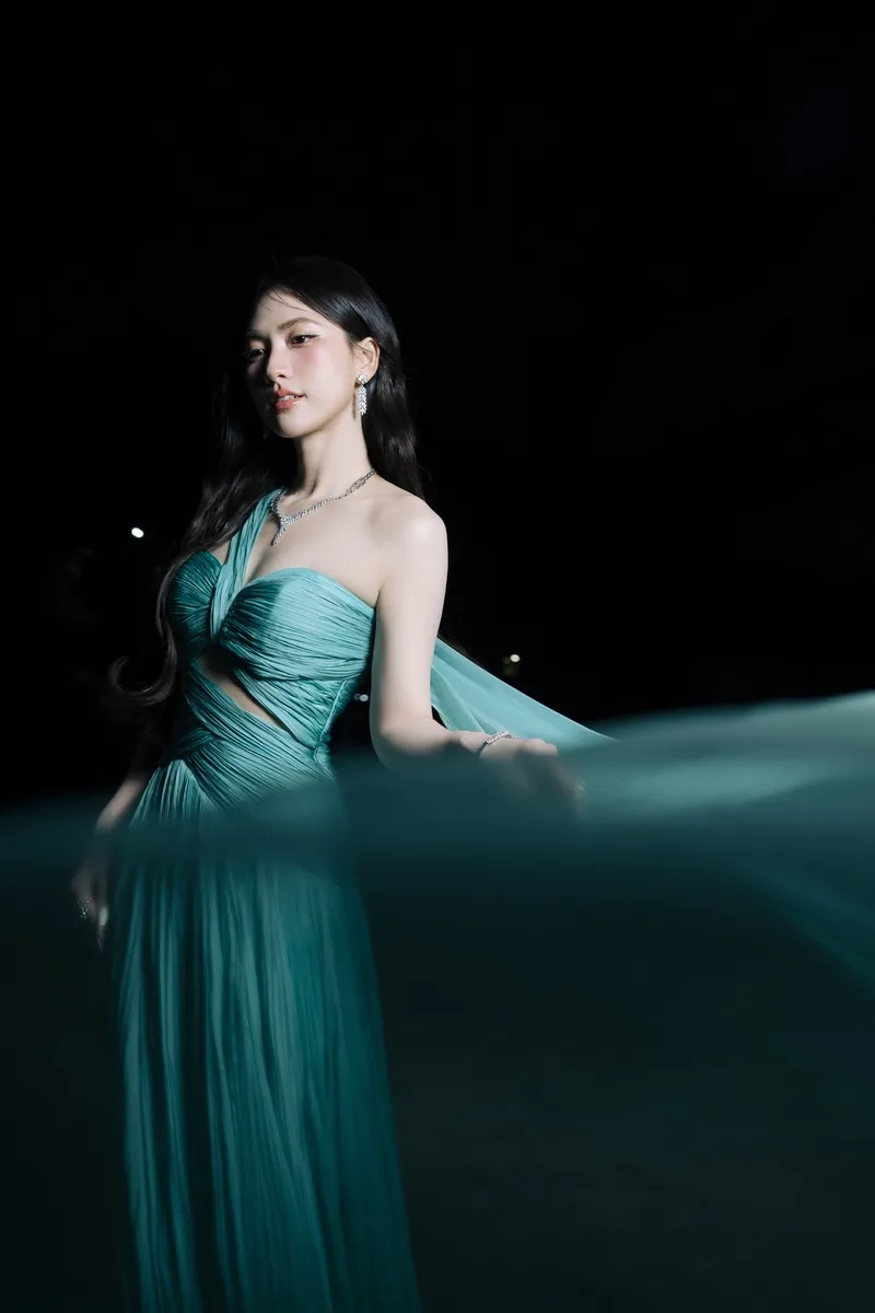 Nghe Phương Anh Đào hát với giọng ca đầy bất ngờ và cuốn hút