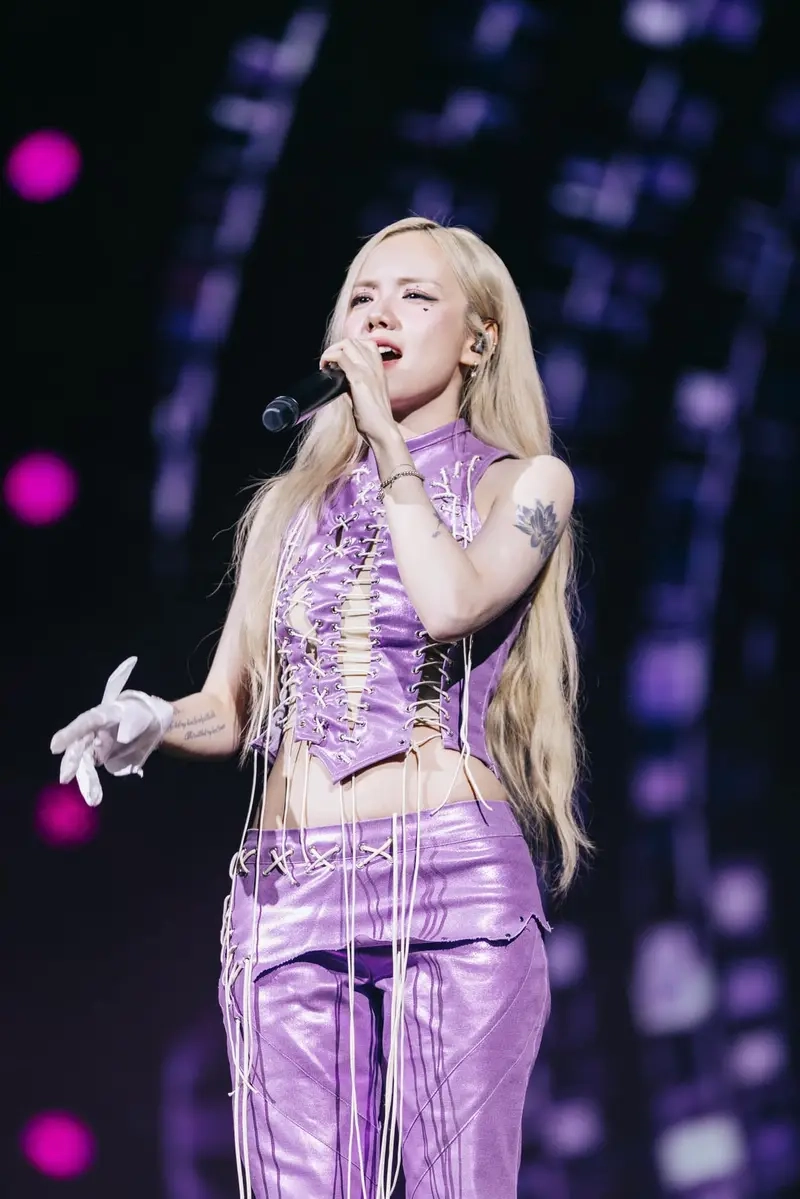 Hát theo lời bài hát Phương Ly missing you đầy cảm xúc