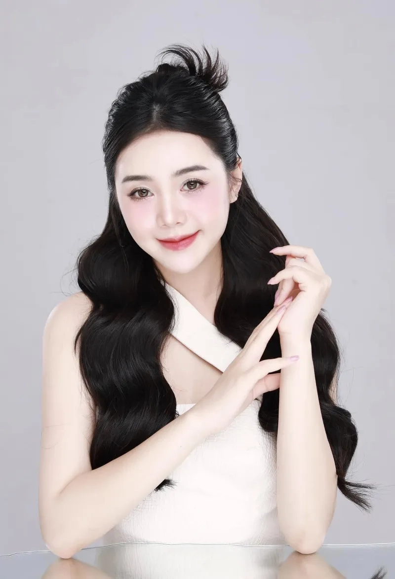 Fan tò mò diễn viên Quỳnh Kool sinh năm bao nhiêu qua ảnh