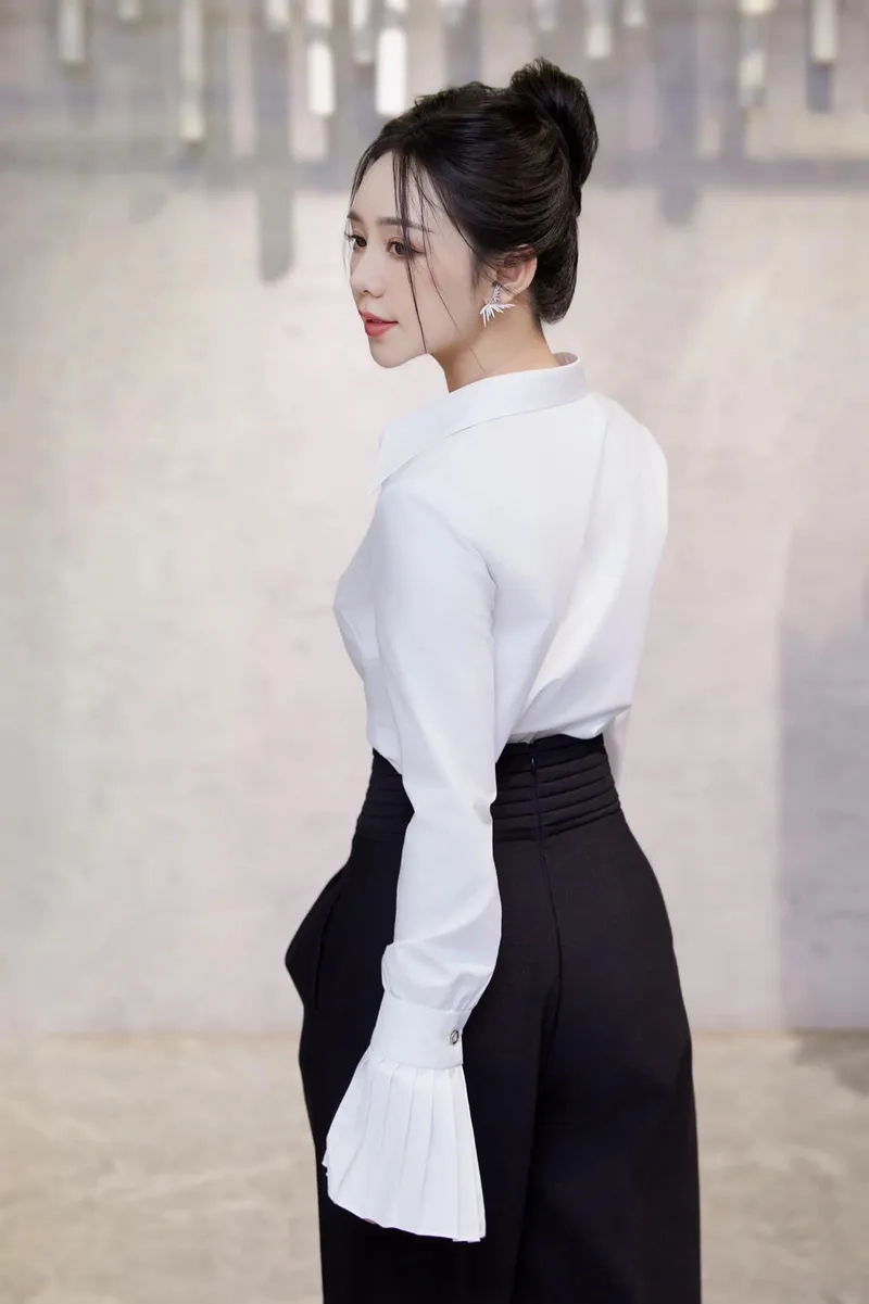 Khám phá tiểu sử Quỳnh Kool qua những hình ảnh độc đáo