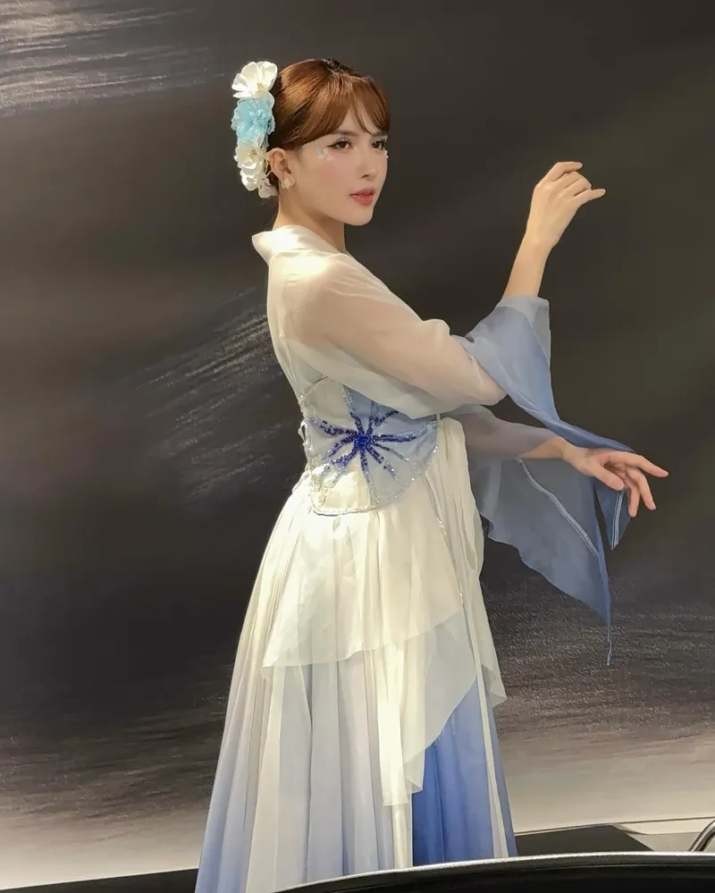 Bạn có đoán được Thiều Bảo Trâm cao bao nhiêu không rất bất ngờ đấy