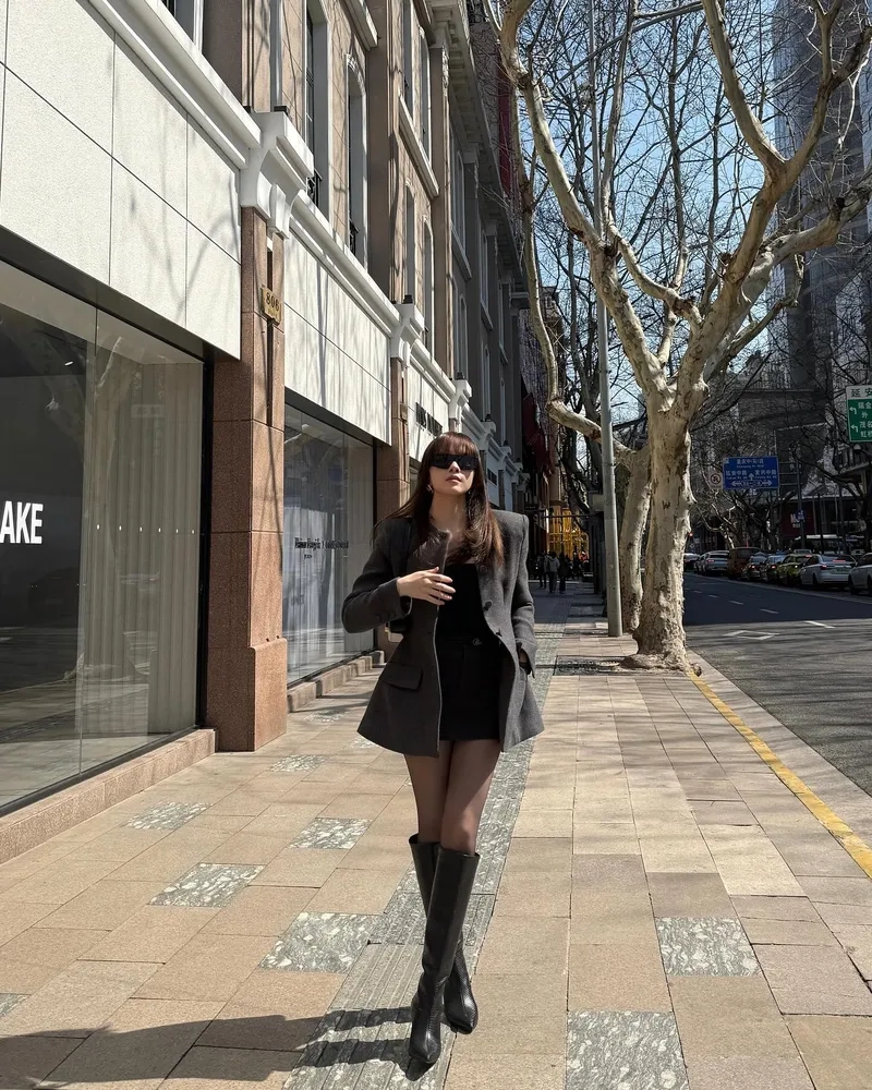 Theo dõi Thiều Bảo Trâm official để cập nhật mọi hoạt động của cô