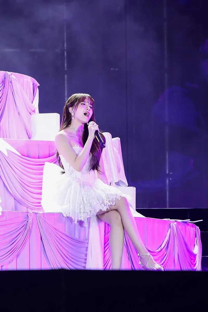 Làn sóng xanh Thiều Bảo Trâm ghi dấu ấn với nhiều giải thưởng lớn