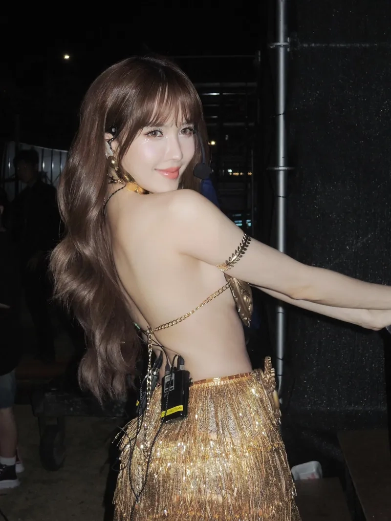 Chị đẹp Thiều Bảo Trâm tỏa sáng với phong cách và năng lượng bùng nổ