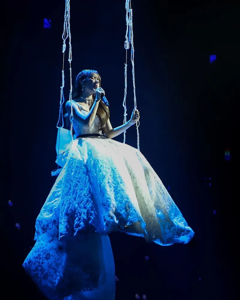 Lướt sóng Thiều Bảo Trâm mang đến năng lượng tươi mới cho mùa hè