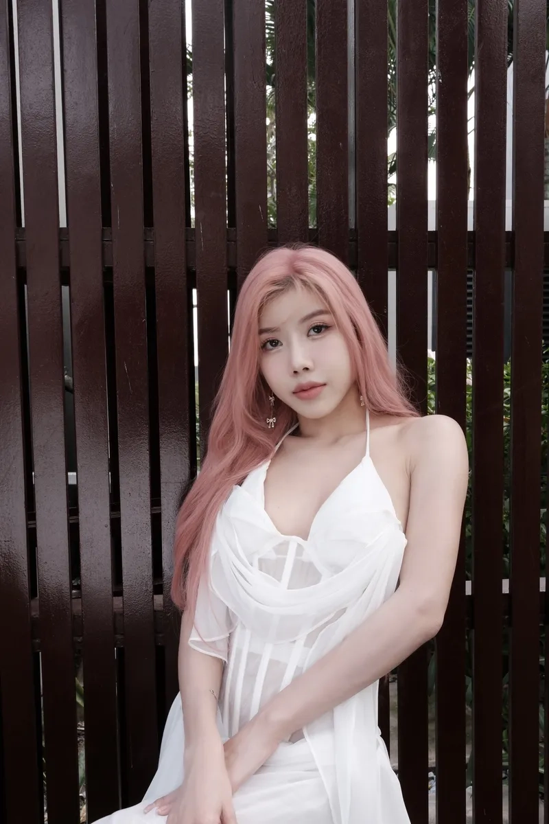 Xem đạp gió Trang Pháp bùng nổ trên sân khấu quốc tế