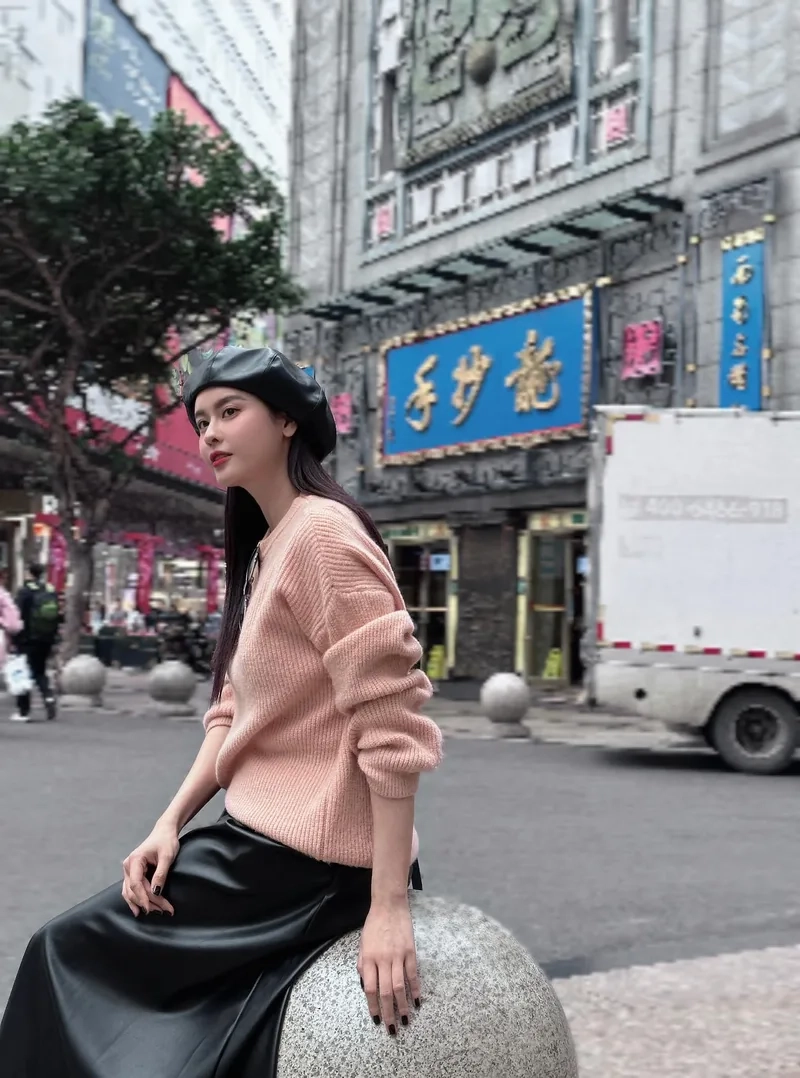 Xem Trương Quỳnh Anh livestream để cập nhật khoảnh khắc mới nhất