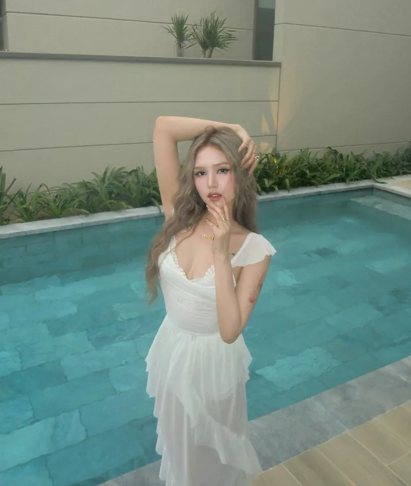 Tò mò Xoài Non cao bao nhiêu với vóc dáng chuẩn hotgirl