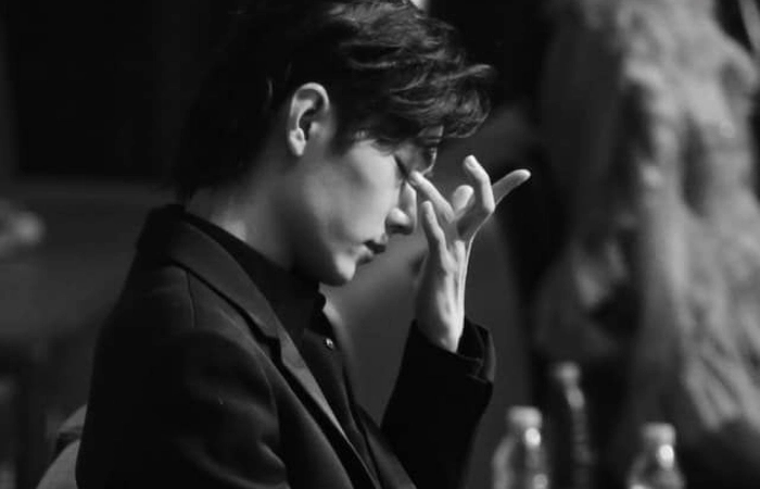 Avatar ảnh buồn khóc đầy cảm xúc cho những ngày mệt mỏi