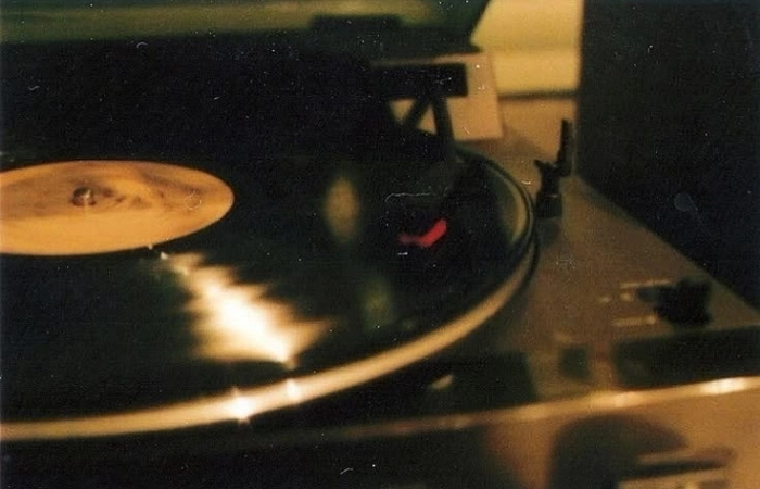 Avatar ảnh thằng hề buồn mang nỗi đau sau lớp mặt nạ