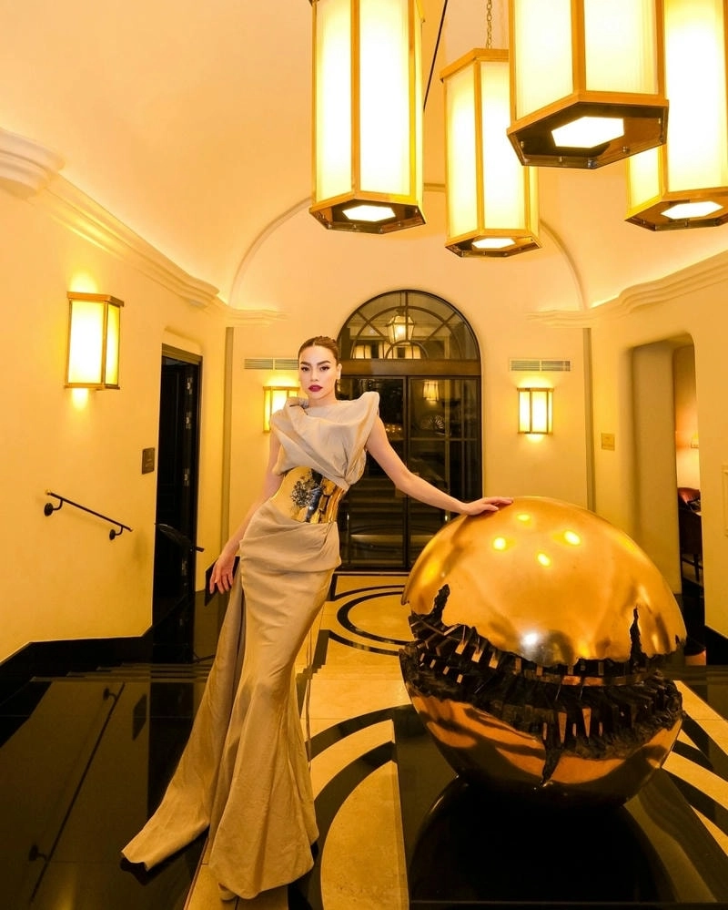 Bản hit nằm trong album Hồ Ngọc Hà