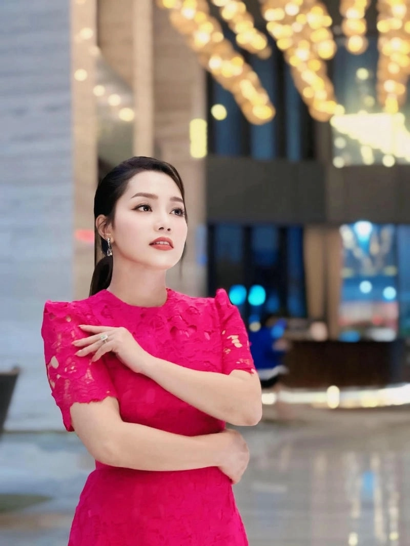 Nguyễn Ngọc Anh Triệu đóa hoa hồng khoe sắc với thời gian