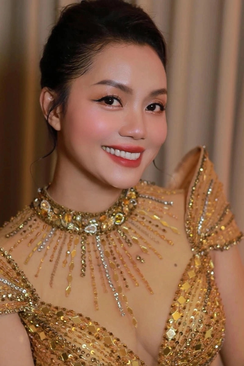 Nguyễn Ngọc Anh Đêm huyền diệu say đắm lòng người nghe