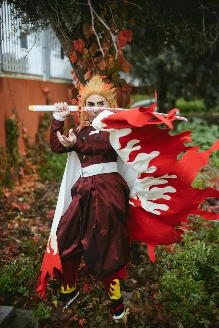 Tìm hiểu trận đấu rengoku vs akaza