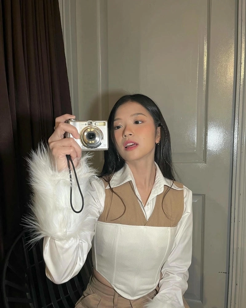 Suni Hạ Linh đạp gió rẽ sóng rực rỡ