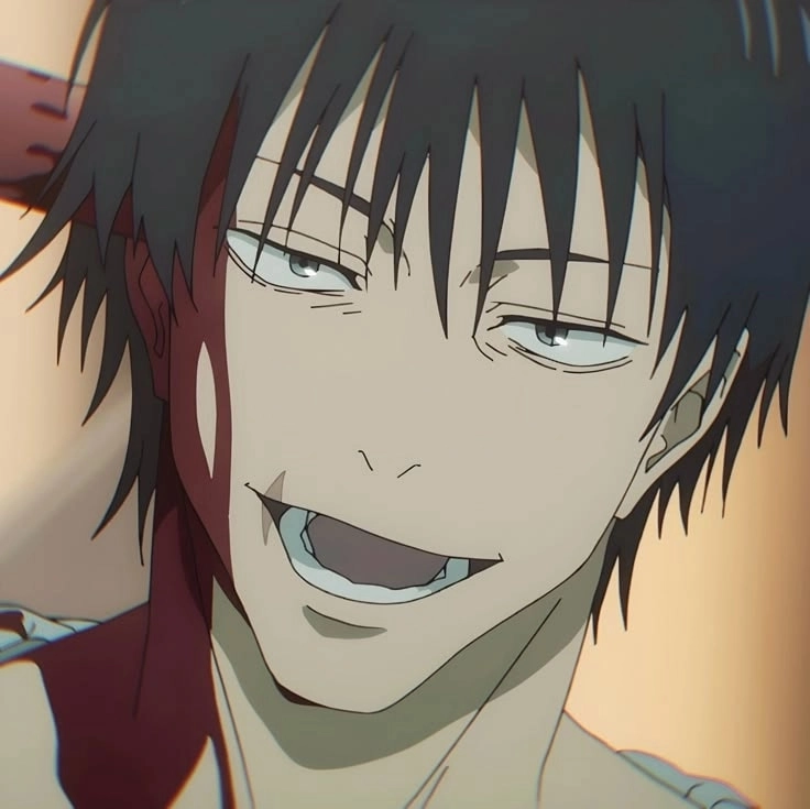 Thân hình cuồn cuộn cơ bắp của body toji