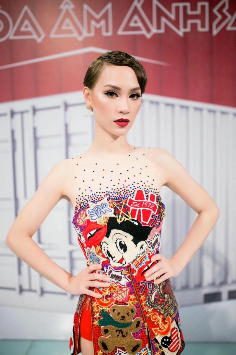 Trà My Idol dung ai nhac ve anh ay day dứt