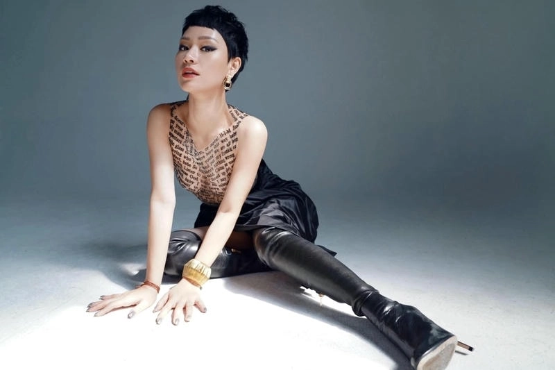 Karaoke Trà Mi Idol hát cùng thần tượng