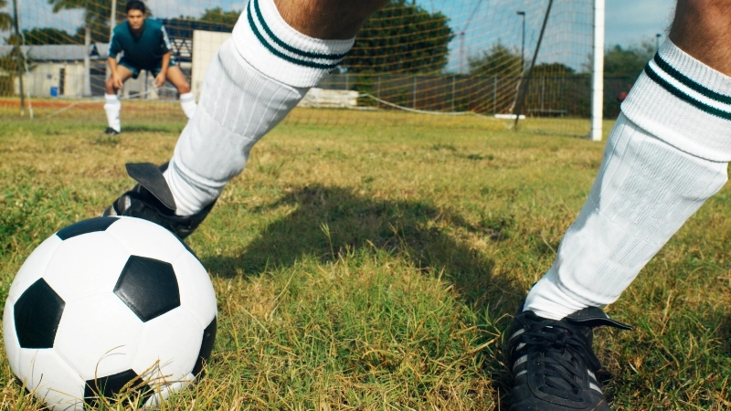 Kỹ thuật sút xa bằng lòng bàn chân chuẩn xác