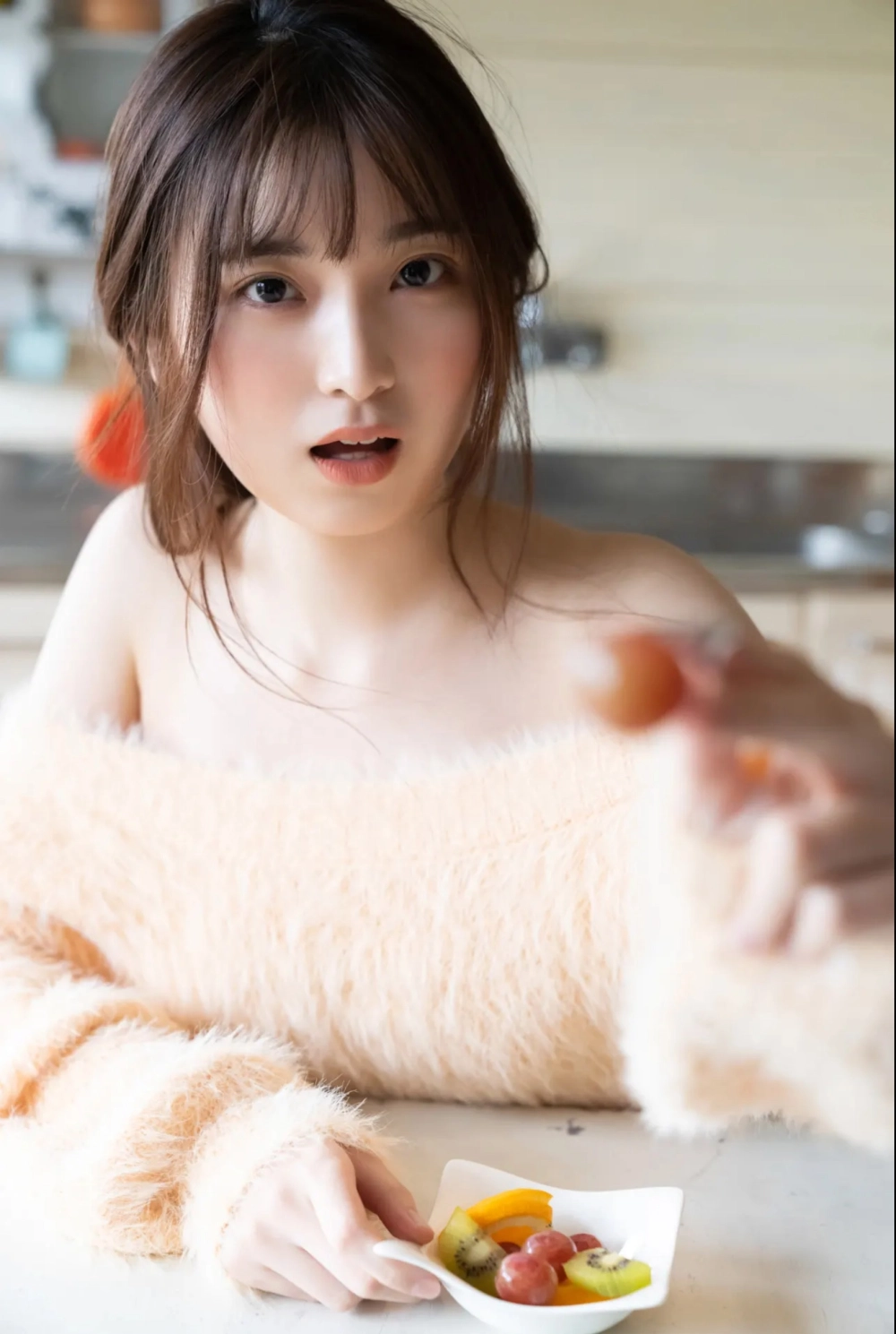 Ai Saito tự tin phô diễn vóc dáng nóng bỏng trong từng khung hình