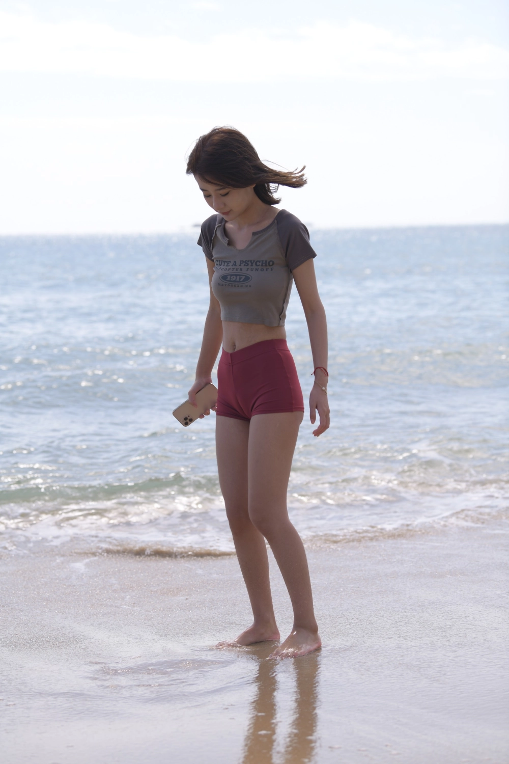 Anonymous khoe body chuẩn khiến người hâm mộ trầm trồ