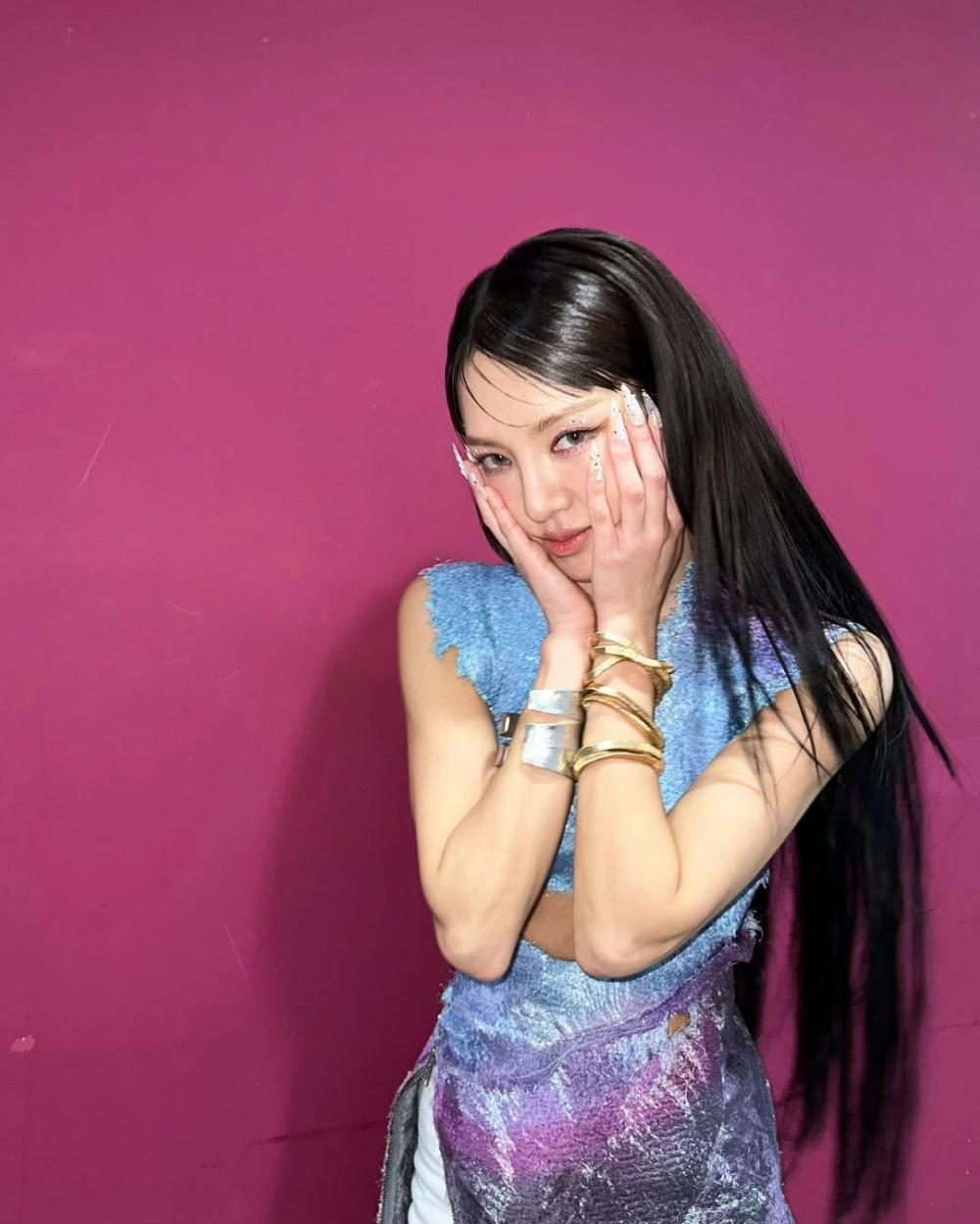 Hyoyeon mang đến nguồn năng lượng sexy đầy bùng nổ